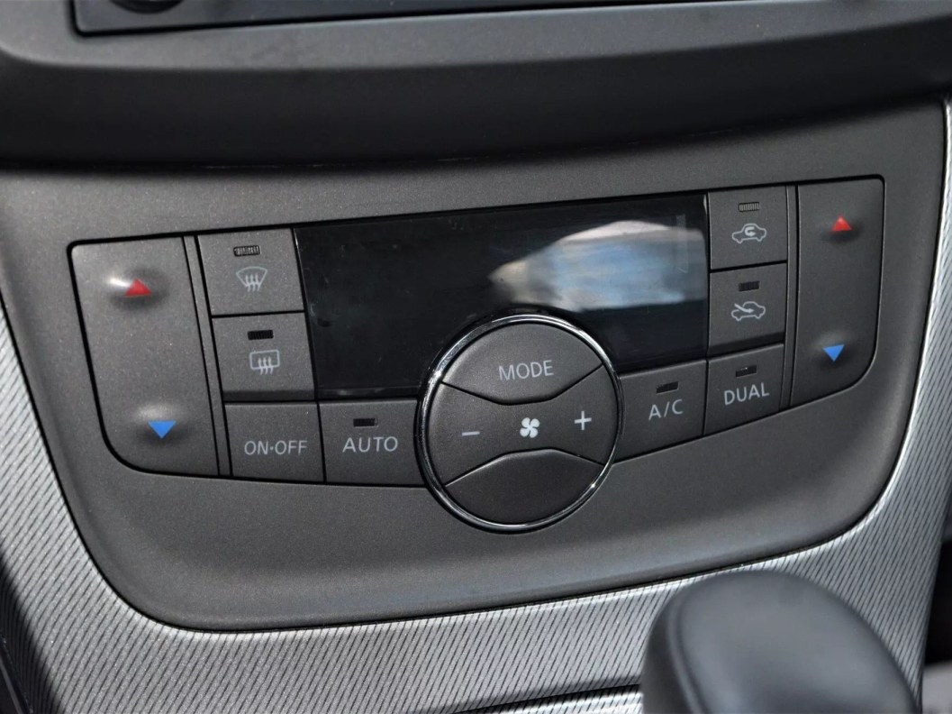 Nissan Sentra Tekna 1.6 CVT, 2015, 68 431 км фото 17